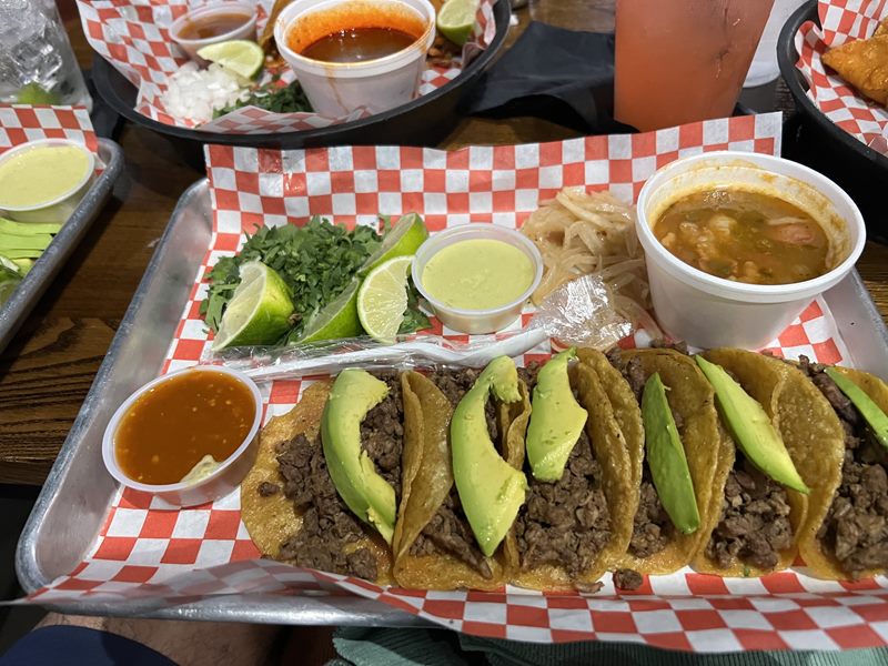 '76 Bar and Kitchen food